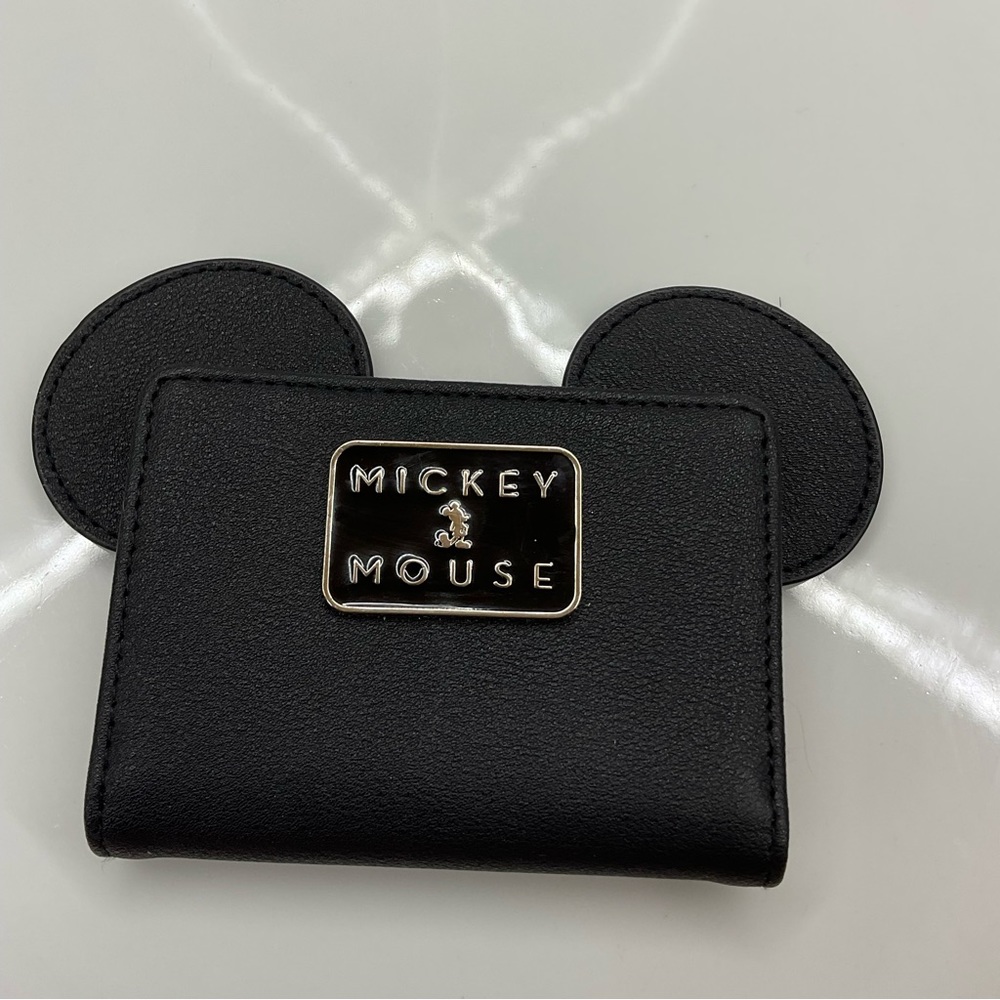 Disney Mickey Mouse black/red snapped card wallet